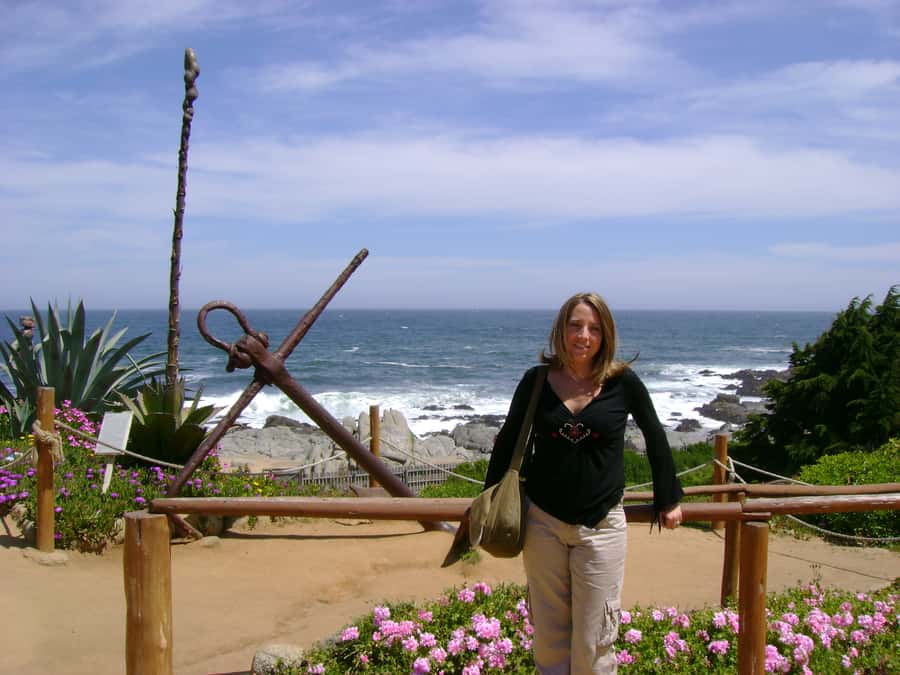 Santiago: Private Pomaire, Isla Negra, and Pablo Neruda Tour - What the private format is worth at $166