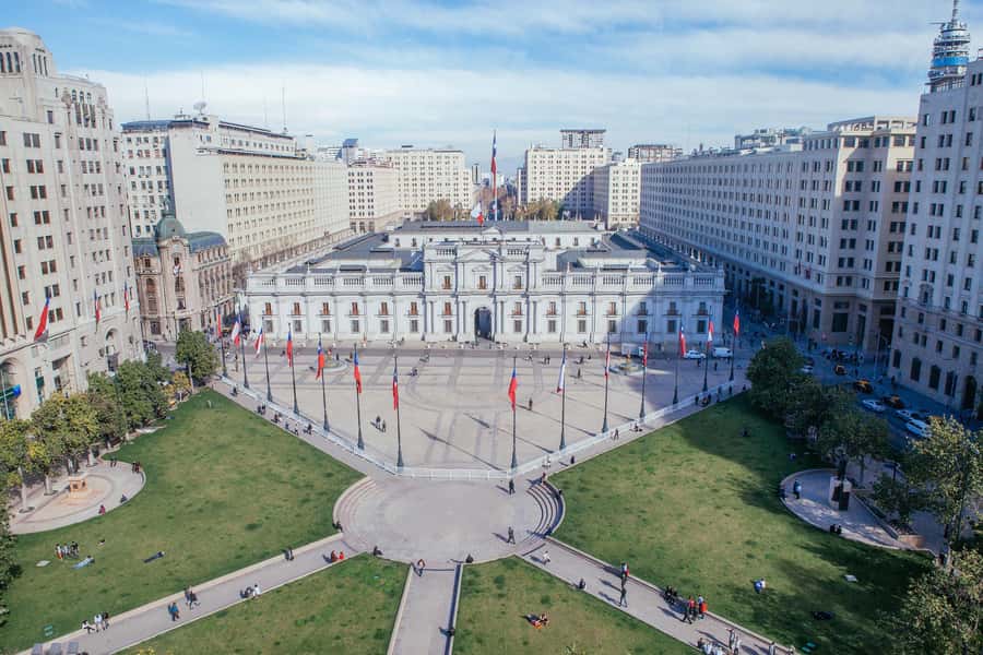 Santiago: Private tour, historic center, high altitude viewpoint, cable car - A useful first look at Santiago