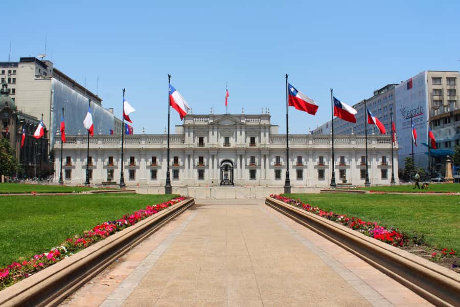 Santiago: Private tour, historic center, high altitude viewpoint, cable car - La Moneda and Santiago’s civic center