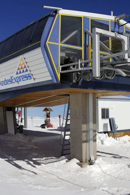Santiago: Valle Nevado and Farellones Ski-Center Day Trip - Lunch and the return to Santiago