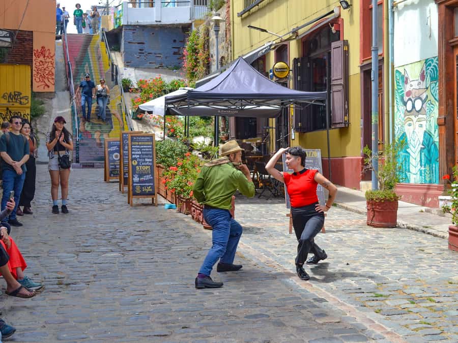 Santiago: Viña del Mar, Valparaiso & Casablanca Valley Tour - Should you book the Valparaíso and Casablanca tour?