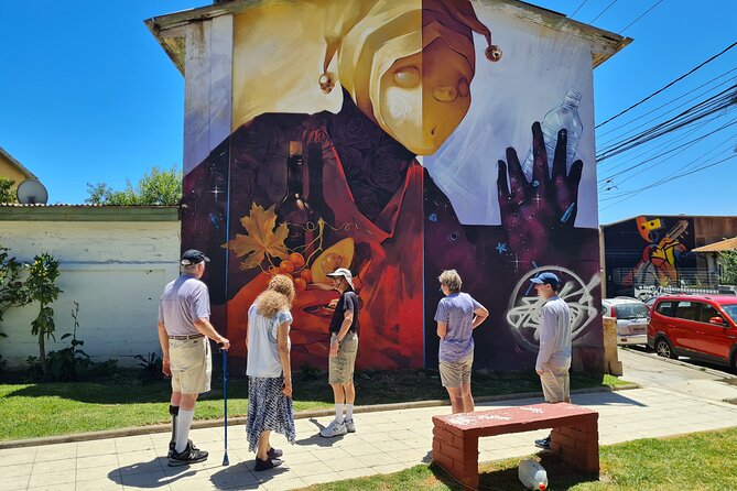 Street Art in Valparaiso and Wines in Casablanca from Santiago - Walking Cerro Alegre without rushing