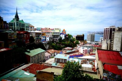 The Tour of Valparaiso in French on foot and in a small group