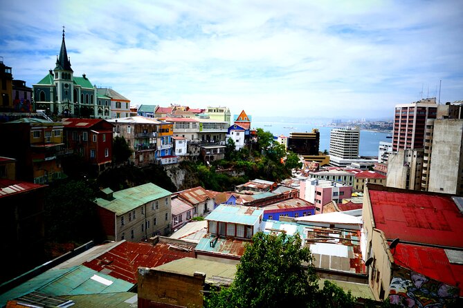 The Tour of Valparaiso in French on foot and in a small group - Plaza Sotomayor and the port’s first chapter