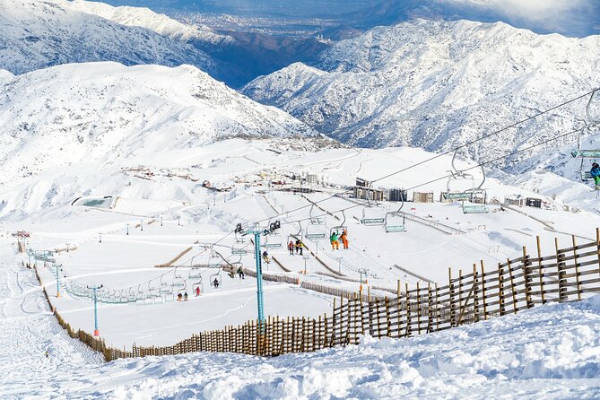 Tour Parque Farellones Ticket+Transportation, optional Snowwear - Snowwear rental: the part to handle with care