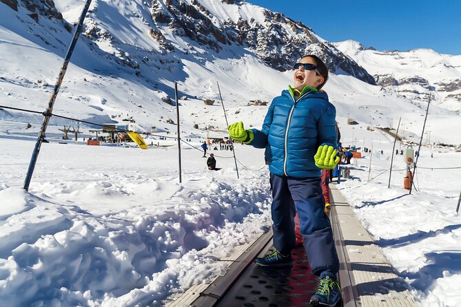 Tour Parque Farellones Ticket+Transportation, optional Snowwear - Who will enjoy this day most