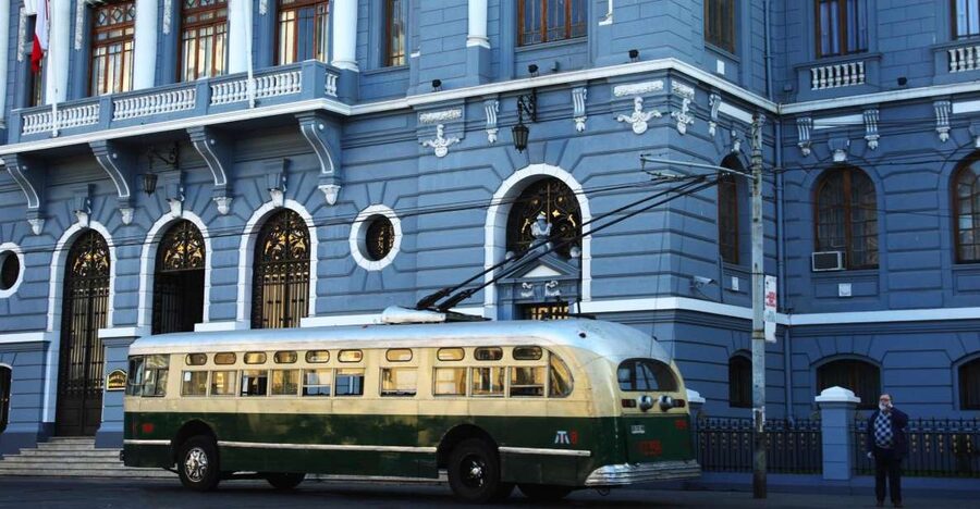 Valparaiso 3-Hour Walking Tour - Walking through the old port and customs district