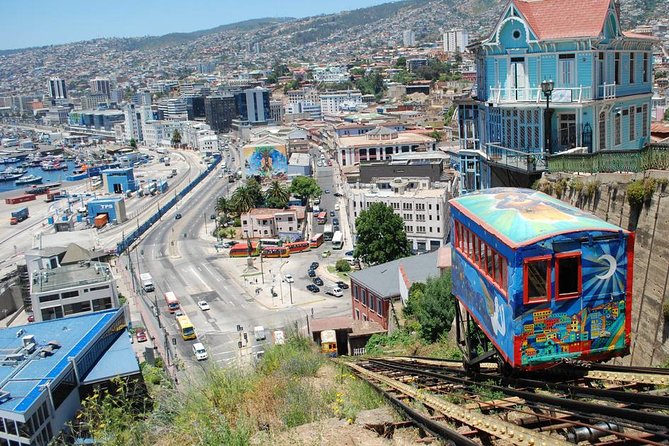Valparaiso and Viña del Mar Tour and Casa Blanca Valley Wine Shop - Two hours among the colors of Cerro Alegre