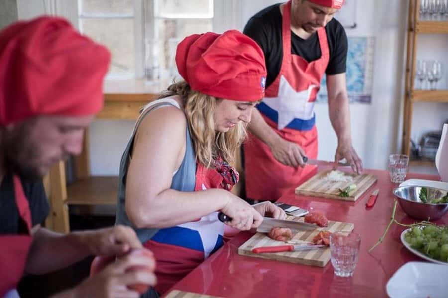 Valparaiso: Chilean Cooking Class with Fresh Market visit - Starting at the market with chef Andy