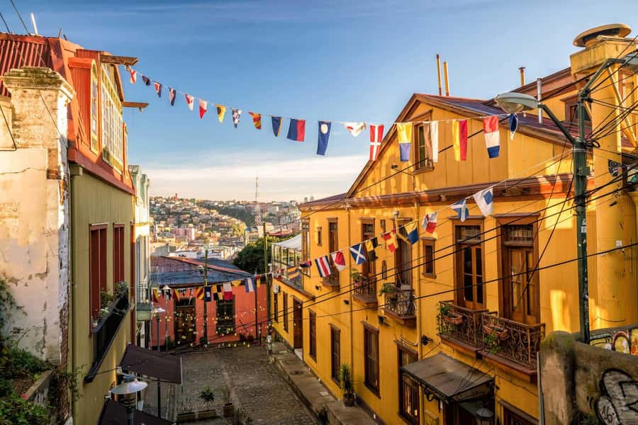Valparaiso: Guided Walking Tour with Ascensor Rides - Key details of this Valparaiso walking tour