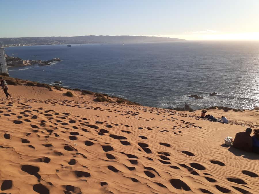 Valparaíso: Sandboarding and Sunset in Concon Sand Dunes - Making the most of the photo and video help