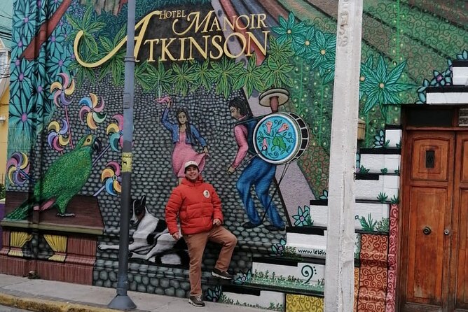 Walking Tour Valparaiso, History & Art - Private Optional - Plaza Aníbal Pinto and the Fountain of Neptune